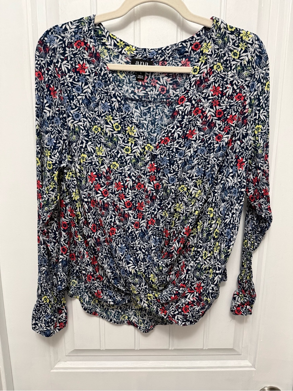 a.n.a Top Womens Large Blouse V-Neck Casual Colorful Floral Long Sleeve (46-20